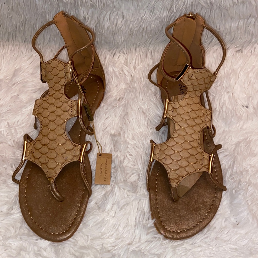 Alma En Pena Python Thong Gladiator Sandals 40 Eu 9/ 9.5 Us